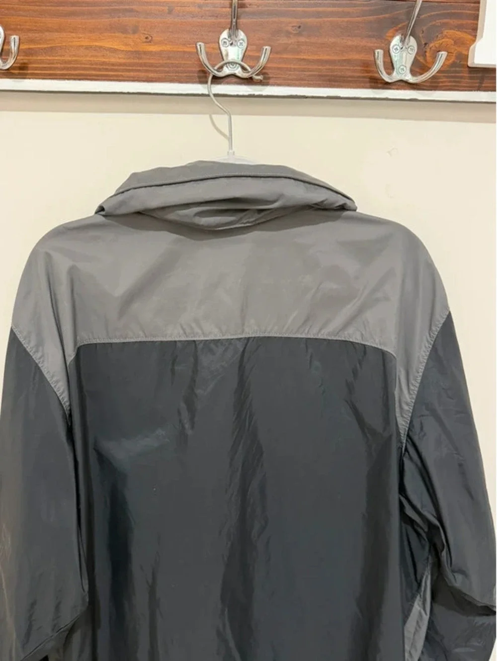 Columbia Glennaker jacket - windbreaker raincoat men’s size Large